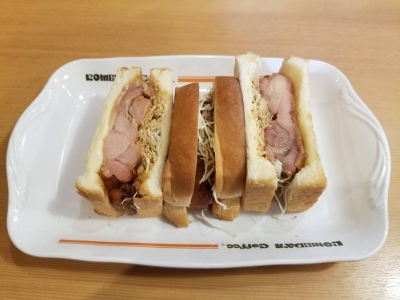 あみ焼きチキンホットサンド　860円（税込）