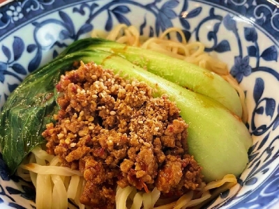 汁なし担々麺　810円 （税込）