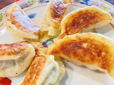 海老とセロリの焼餃子　648円  （税込）
