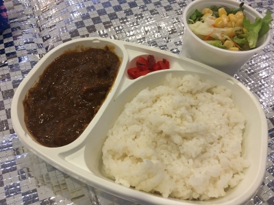 牛すじ辛口カレー　590円（税込）