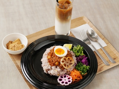 ３４品目が採れるお豆のキーマカレーセット 1,300円 （税込）