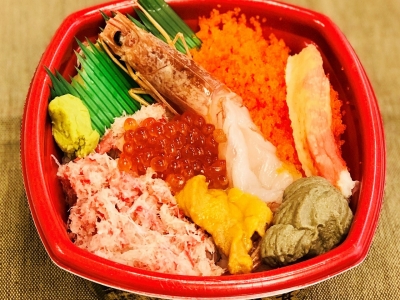 オホーツク丼 並盛　648円（税込）