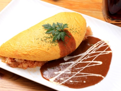 名古屋コーチンの卵を使ったデミグラスソースのオムライス　1,300円（税込）