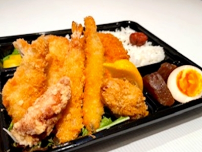 ミックスフライ弁当　850円～（税込）