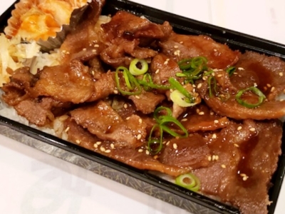 国産牛カルビ弁当　900円～（税込）※電話予約のみ