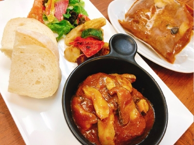 キノコのデミグラスハンバーグ　600円（税込）