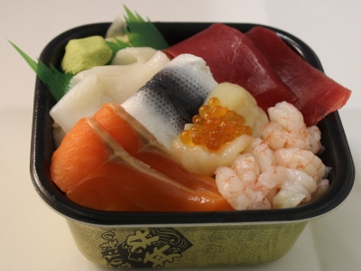 海鮮丼 並盛　540円（税込）