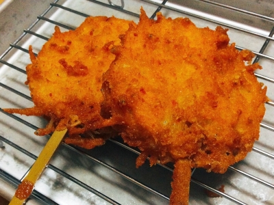 しらすのかき揚げ串揚げ一本　280円（税込）