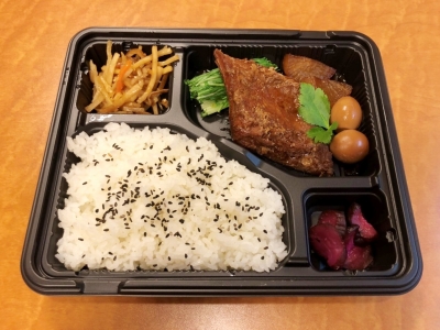 煮魚弁当　600円（税込）