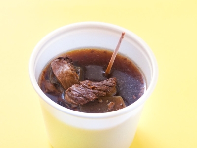 牛すじ煮込み　300円（税込）
