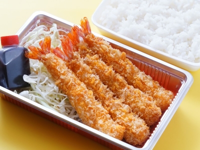 エビフライ弁当　700円（税込）