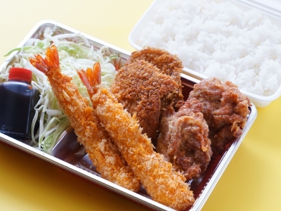 ミックス弁当　700円（税込）