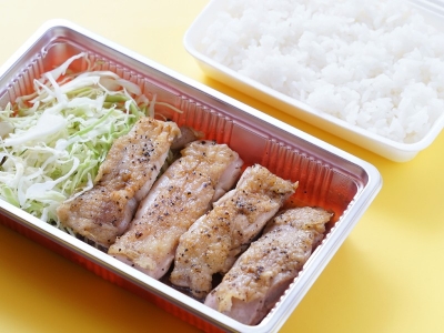 チキンステーキ弁当　500円（税込）