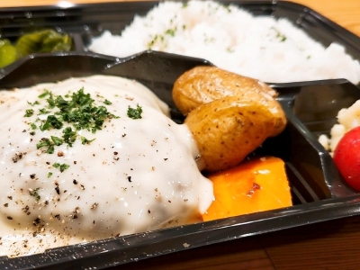 特製ハンバーグ弁当(チーズソース)　800円（税込）（※販売時間 11:30～14:00）