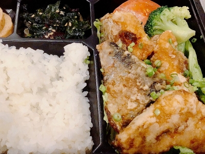 刺身で食べれる魚の唐揚げ弁当　1,250円（税込）