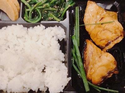 刺身で食べれる魚の煮付け弁当　1,250円（税込）