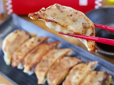 焼餃子　421円（税込）※別途箱代54円（税込）