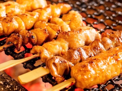 焼き鳥盛り合わせ(6本) 1,408円（税込）