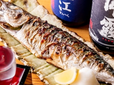 金華鯖の炭火焼き（半身）990円（税込）