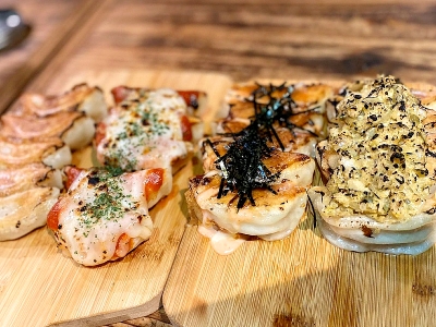 お勧め餃子４種盛り　2,178円（税込）