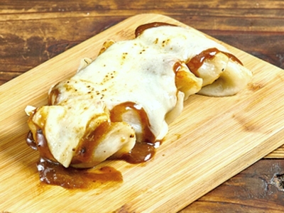 カレーチーズ炙り餃子　638円（税込）