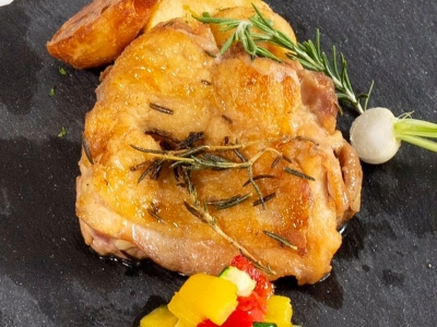 【メイン料理】チキンのハーブソテー　1,780円（税込）（※ディナー限定メニュー）