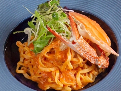 【パスタ】渡りガニのトマトクリームソース、自家製タリオリーニ　1,420円（税込）（※ディナー限定メニュー）