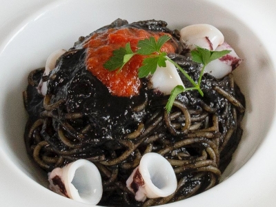 【パスタ】イカ墨のスパゲッティー　1,280円（税込）（※ディナー限定メニュー）