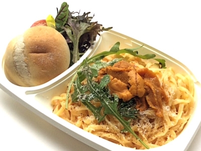 生ウニのクリームソース、自家製タリオリーニ　960円（税込）（※ランチ限定メニュー）