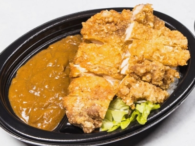 鶏の唐揚げカレー弁当　1,000円（税込）